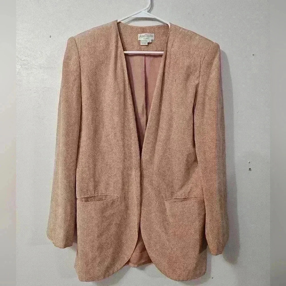 EUC! Ann Taylor 100% silk blazer! - Picture 1 of 9